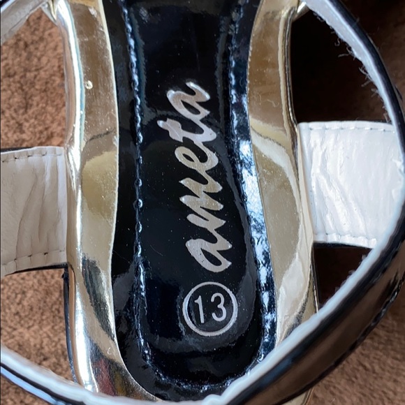 Ameta size 13 black and gold sandals - Picture 5 of 5